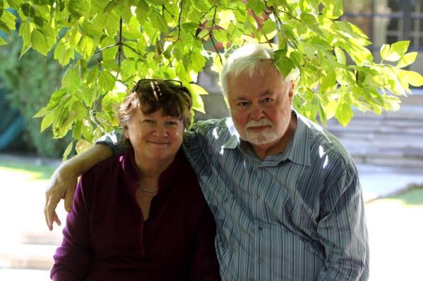 "The killer delivered one shot—possibly two— to the side of her head and walked away. She died instantly," her Pulitzer Prize-winning husband, Ron Powers, wrote on Facebook.